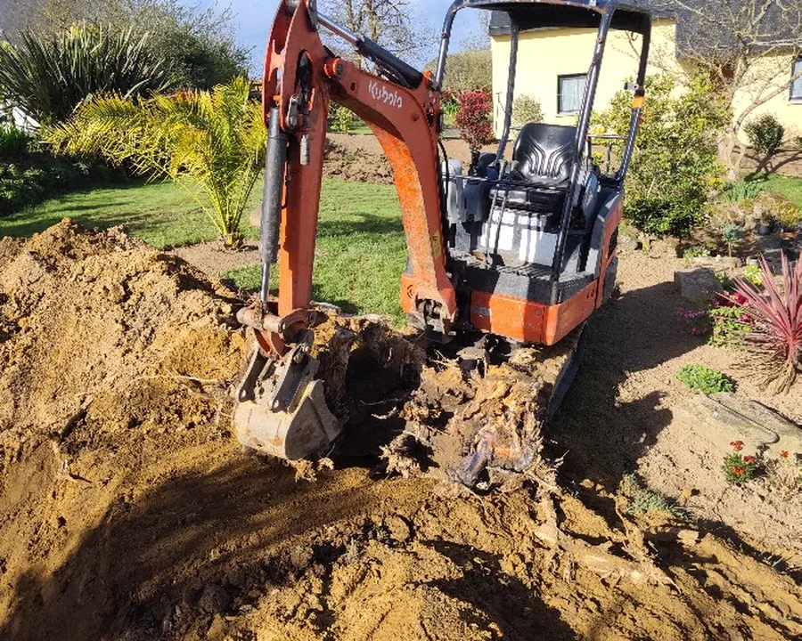 Terrassement pour la création d'un jardin par Amzer Paysage